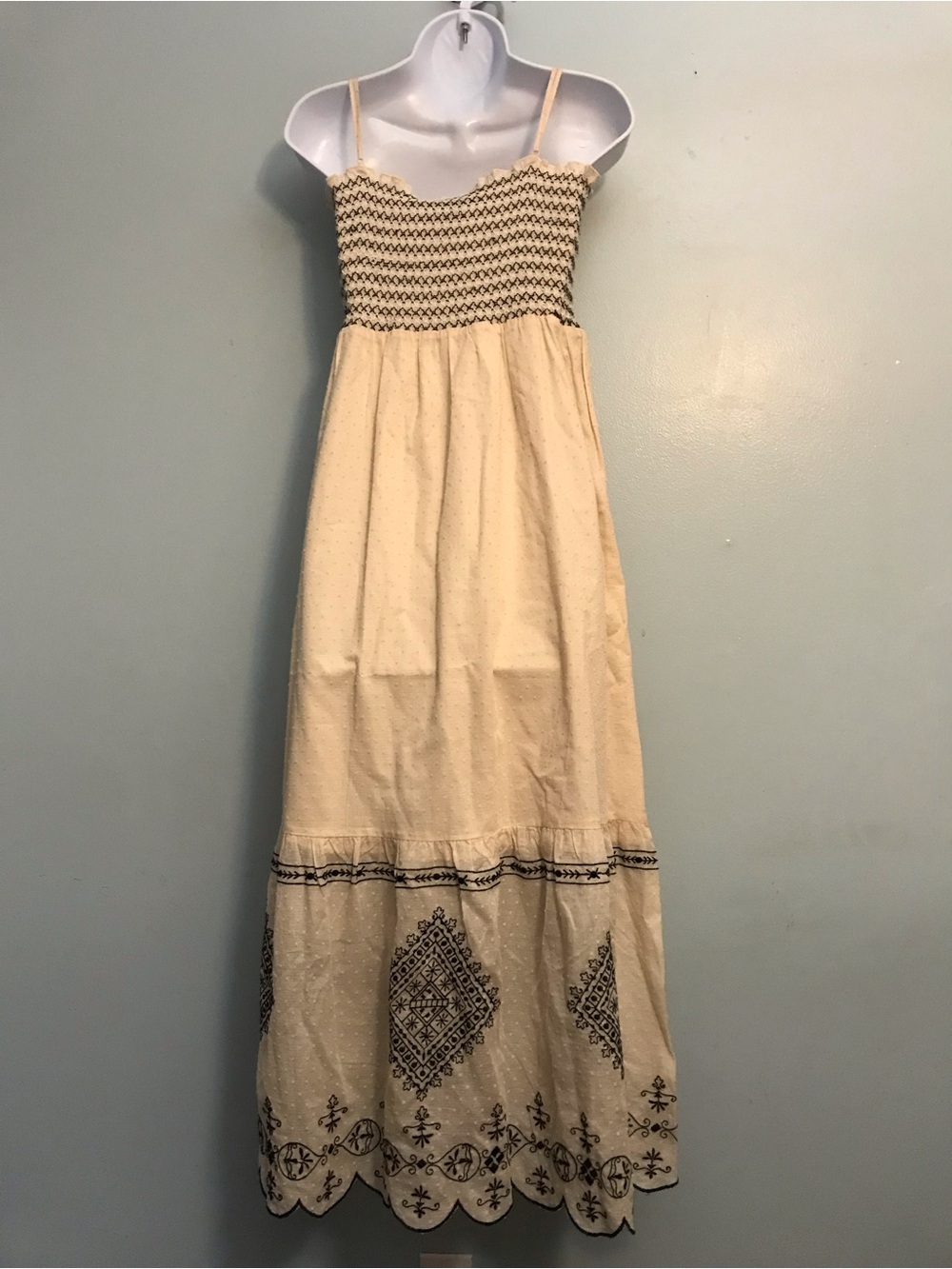 House of Harlow 1960 Cream Maxi Dress with Black Embroidered Accents - Picture 3 of 11